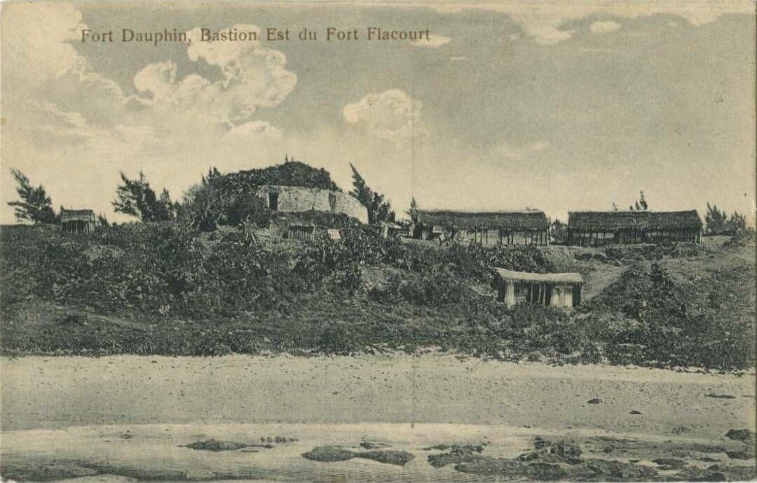 Les ruines du fort Flacourt à Fort-Dauphin, carte postale ancienne