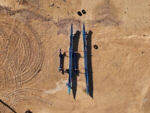 Pirogues à balancier sur le sable blanc près de Tuléar