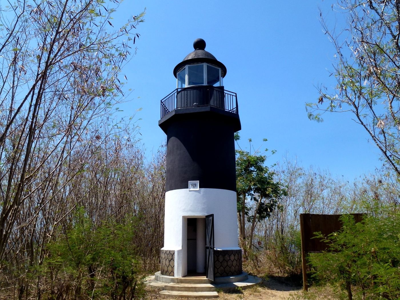 Le phare de Nosy Tanikely